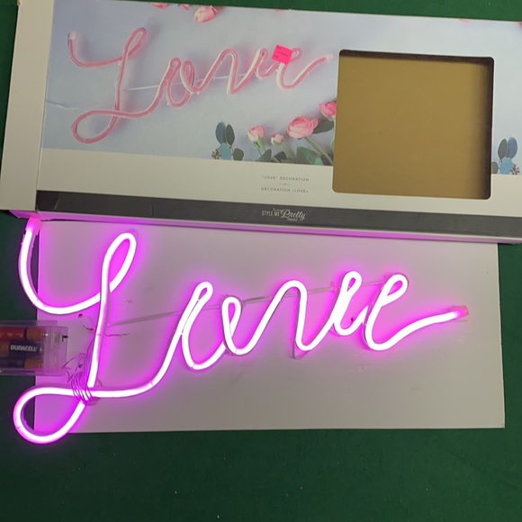 Love Decoration - Picture 4 of 7